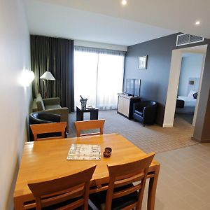 Deluxe Queen Suite